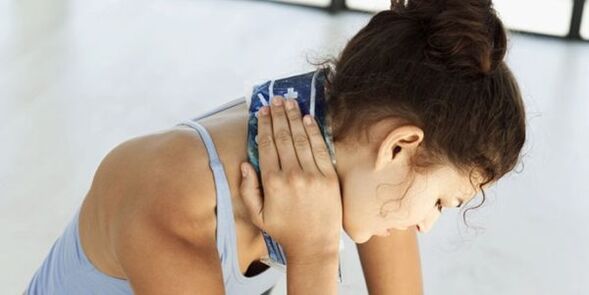 compress the cervix to treat osteochondrosp